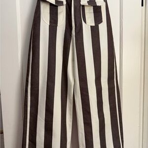 La Veste Brown and Cream Cropped pants. Size Small. Never Worn.